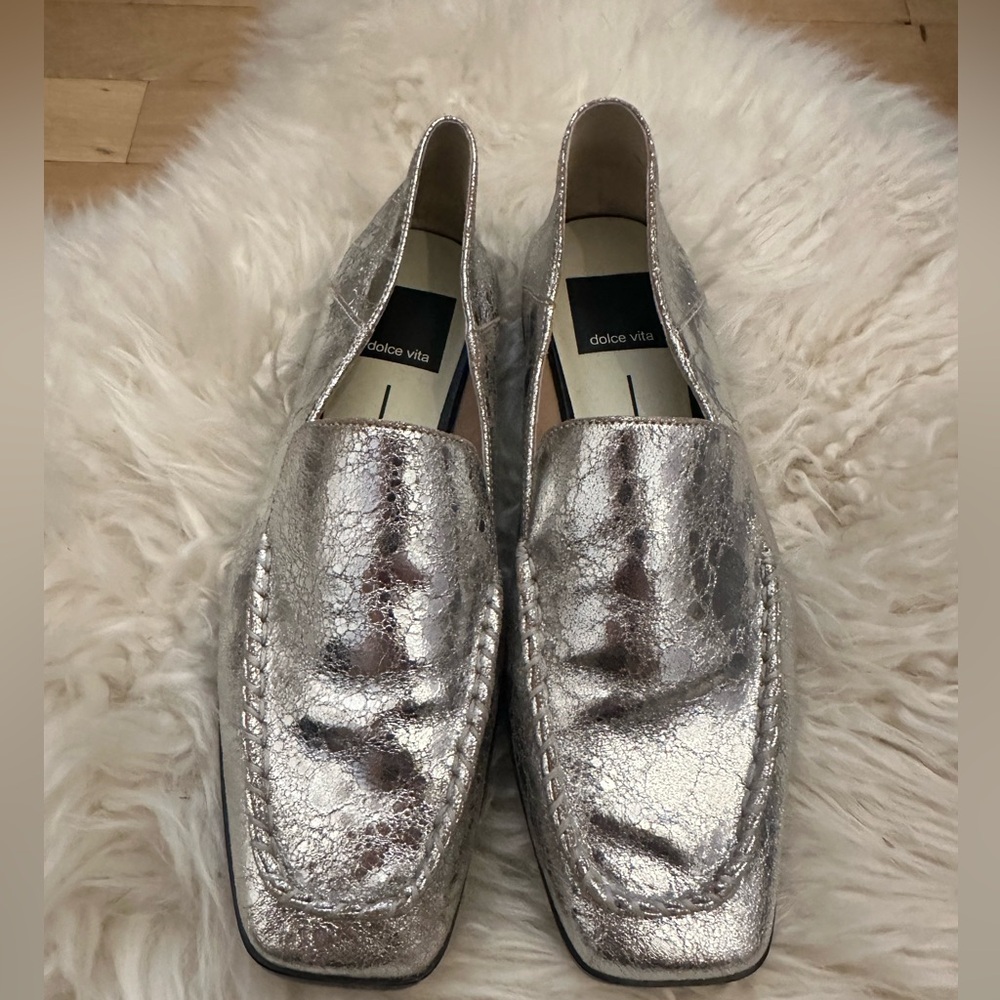 NWOT Dolce Vita Beny Flats